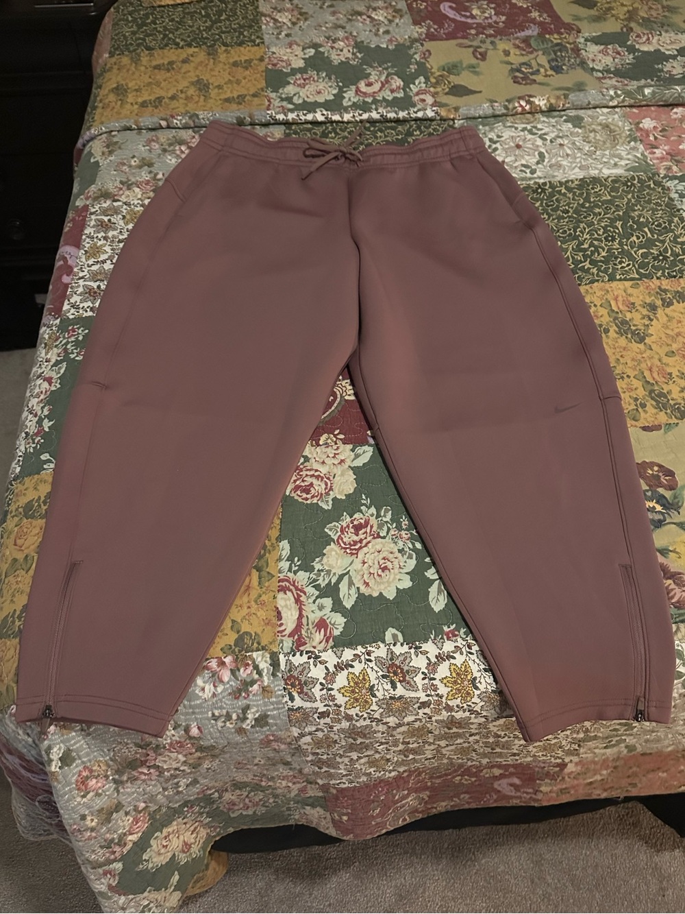 Nike Dri Fit Cropped Athletic Pants